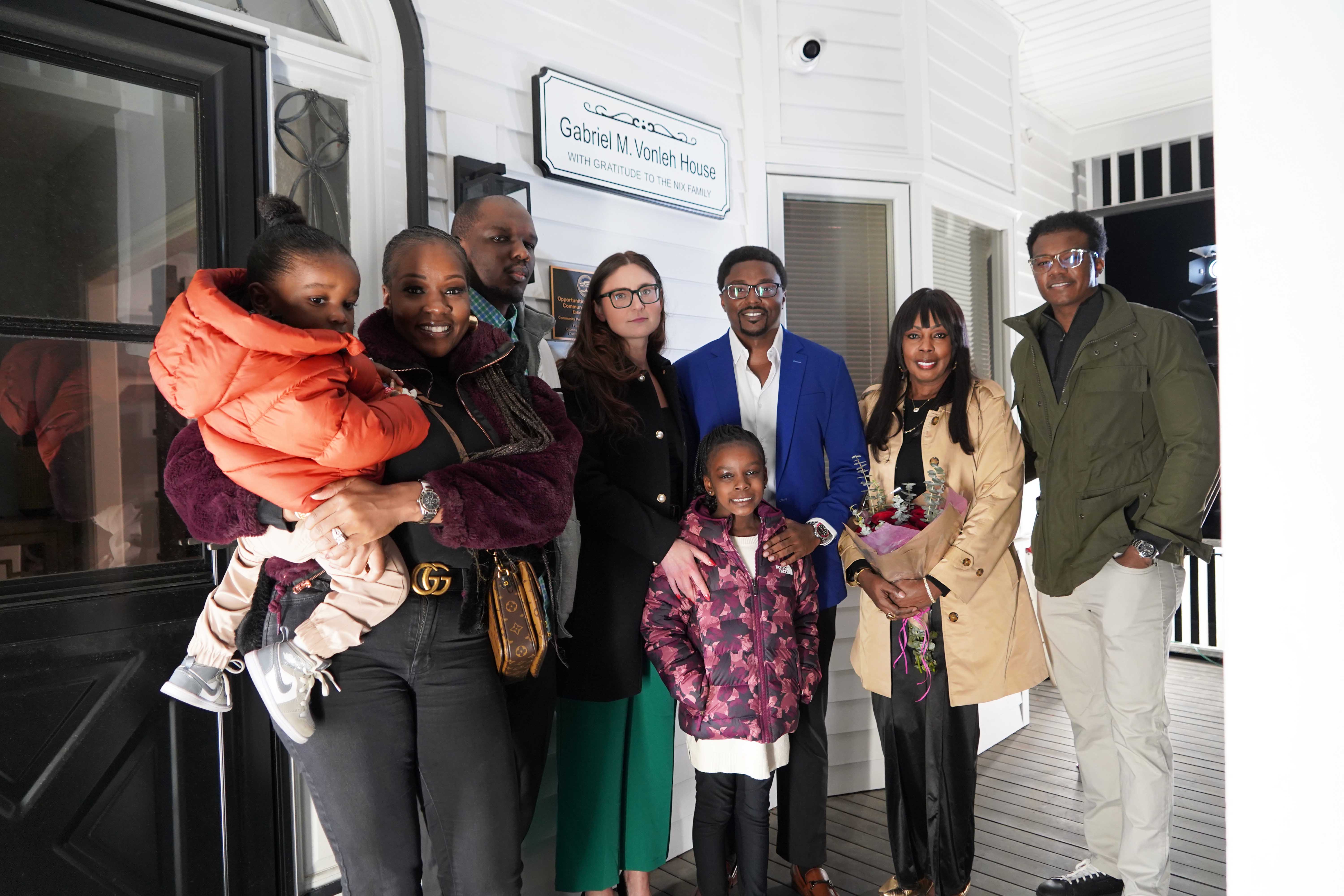 Family_poses20260104231011